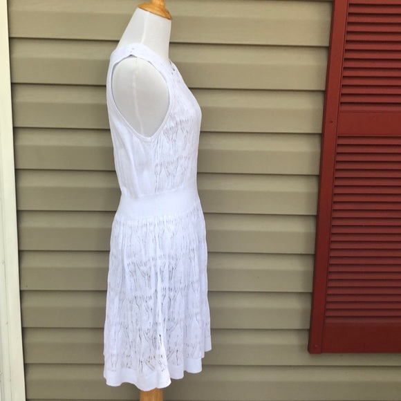 Vera Wang women’s sleeveless white crochet dress - Picture 5 of 6